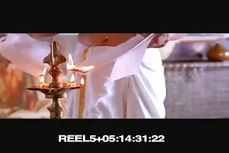 एक गर्म बिस्तर पर हॉलीवुड बीएफ सेक्सी मूवी झूठ बोल रही है, लाल बालों वाली सौंदर्य उसे बिल्ली हस्तमैथुन