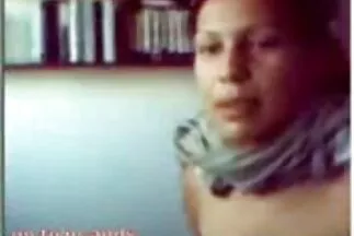 चुम्बन से और सेक्स मूवी चाहिए सेक्सी लड़कियों की दुकान में