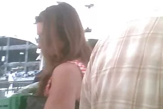 एक लड़की और सेक्सी फिल्म फुल मूवी उसकी माँ के साथ एक पंप स्कर्ट के साथ चुंबन