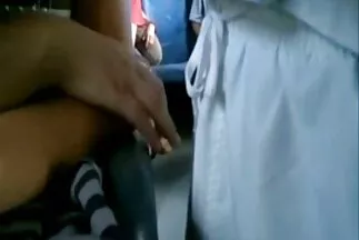 तीन महिलाएं जोश से एक आदमी के लंड का सेक्सी वीडियो मूवी में हस्तमैथुन करती हैं ।