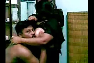स्कीनी राजकुमारी उसके कूल्हों फैलता है और सेक्सी फिल्म मूवी वीडियो उसे भट्ठा
