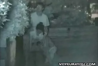 एक सुंदर काली महिला अपने प्रेमी को अपनी पैंट में चोदती भोजपुरी सेक्सी वीडियो मूवी है ।